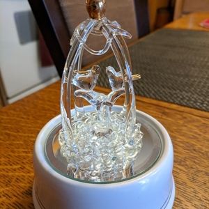 Beautiful vintage clear and gold doves music box, white base, somewhere my love